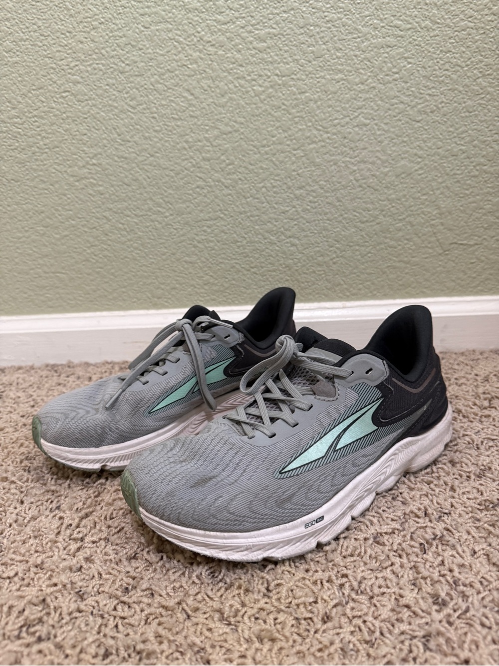 Altra Running Shoes - W8.5